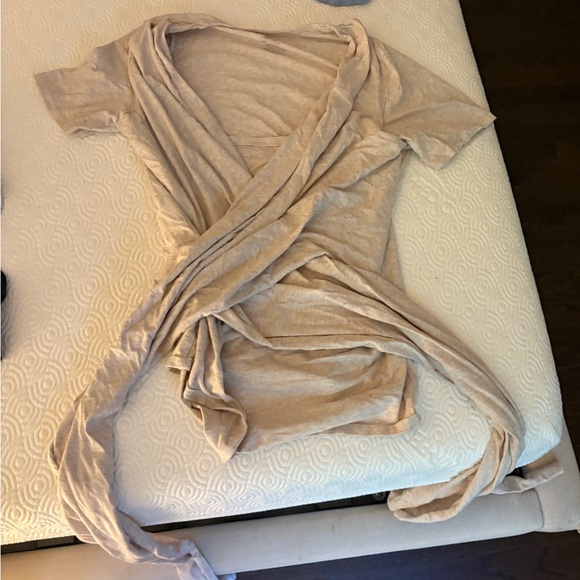 Kindred Bravely skin to skin Cream Wrap top - Picture 1 of 3
